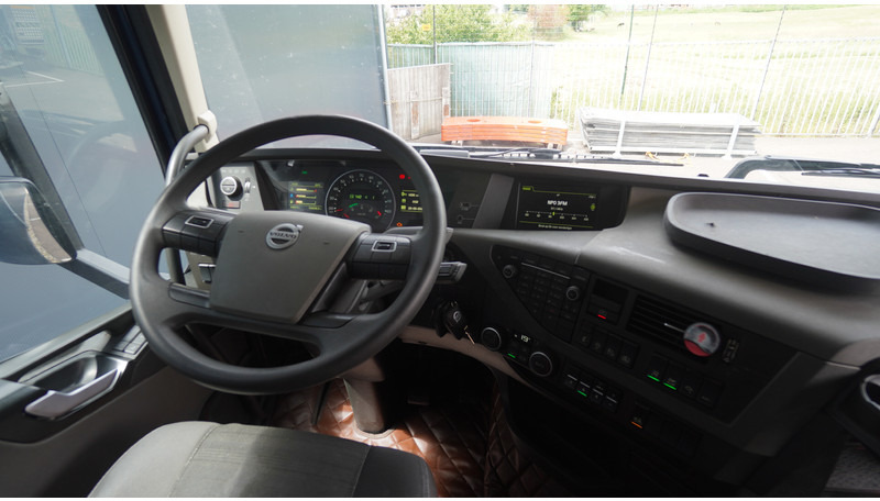 Volvo FH 460 EURO 6 GLOBETROTTER 770.000KM - Tractor unit: picture 5 Volvo FH 460 EURO 6 GLOBETROTTER 770.000KM - Tractor unit: picture 5