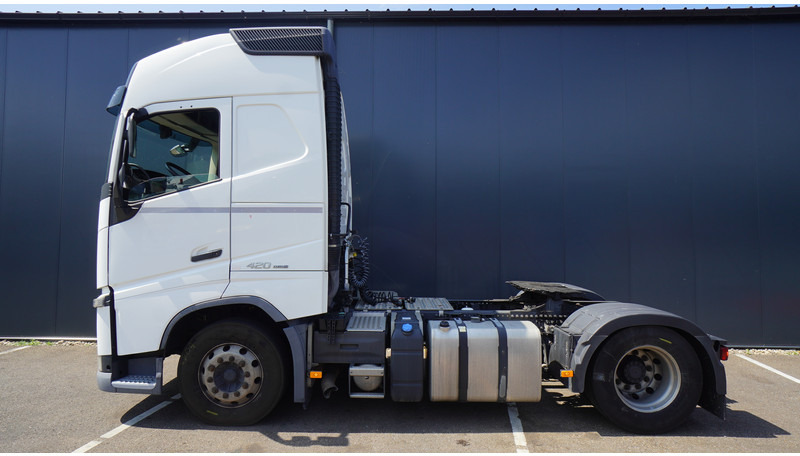 Tractor unit Volvo FH420 4X2 ADR EURO6: picture 1