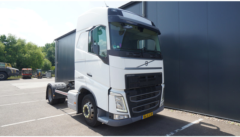 Volvo FH420 4X2 ADR EURO6 - Tractor unit: picture 2 Volvo FH420 4X2 ADR EURO6 - Tractor unit: picture 2