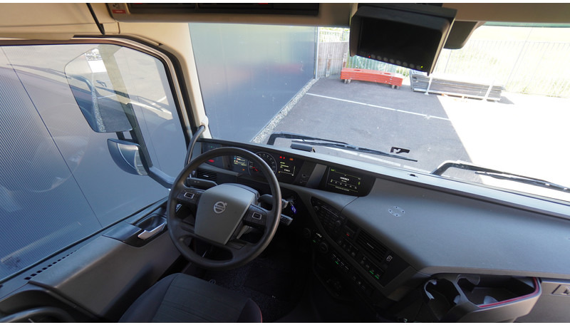 Volvo FH420 6X2 ADR EURO 6 - Tractor unit: picture 5 Volvo FH420 6X2 ADR EURO 6 - Tractor unit: picture 5