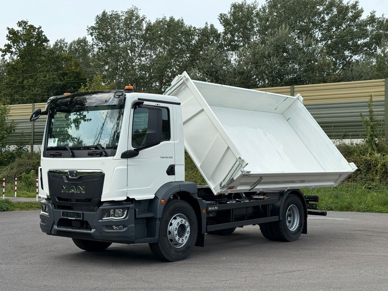 Leasing of  MAN TGM 18.320  4X2 / Euro 6e 3-Seiten-Kipper MAN TGM 18.320  4X2 / Euro 6e 3-Seiten-Kipper: picture 18