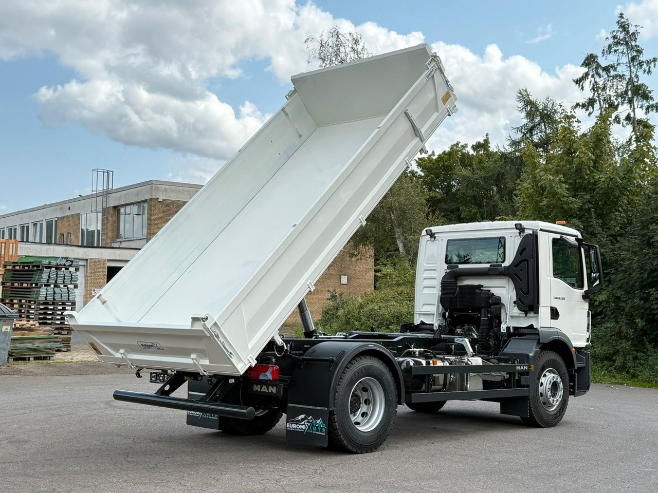 Leasing of  MAN TGM 18.320  4X2 / Euro 6e 3-Seiten-Kipper MAN TGM 18.320  4X2 / Euro 6e 3-Seiten-Kipper: picture 13