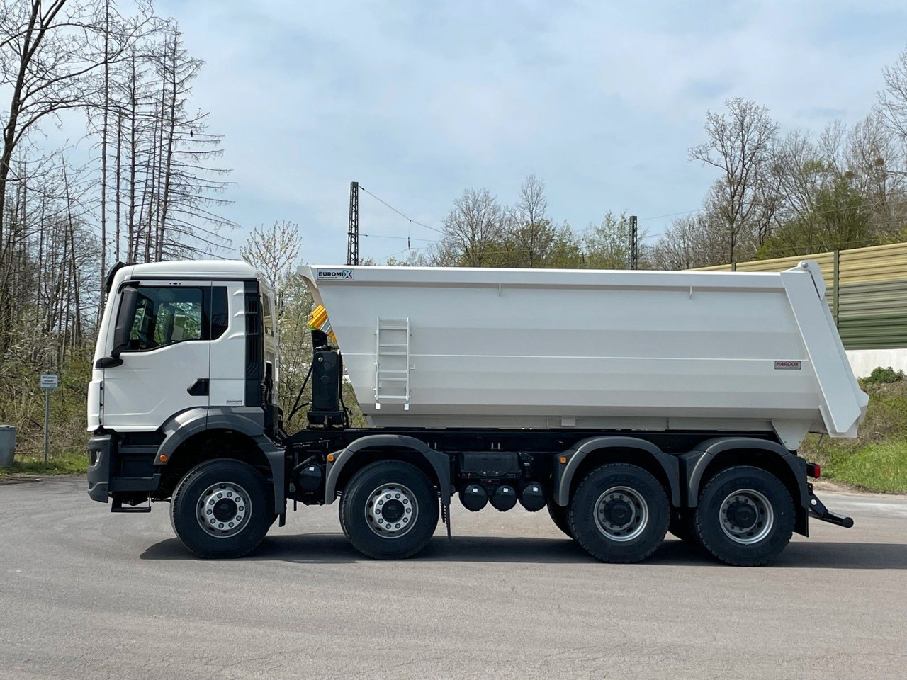 MAN TGS 41.400 8x4 / EUROMIX MTP 20m³/ EURO2 Kipper - Skip loader truck: picture 4 MAN TGS 41.400 8x4 / EUROMIX MTP 20m³/ EURO2 Kipper - Skip loader truck: picture 4