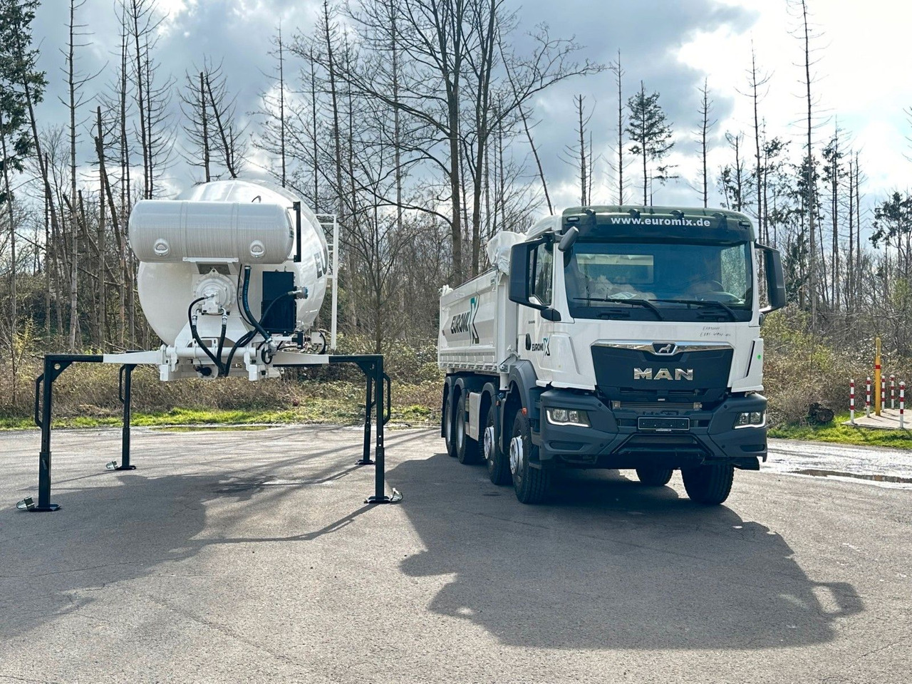 MAN TGS 41.440 8x4 WECHSELSYSTEM KIPPER+MISCHER - Tipper: picture 2 MAN TGS 41.440 8x4 WECHSELSYSTEM KIPPER+MISCHER - Tipper: picture 2