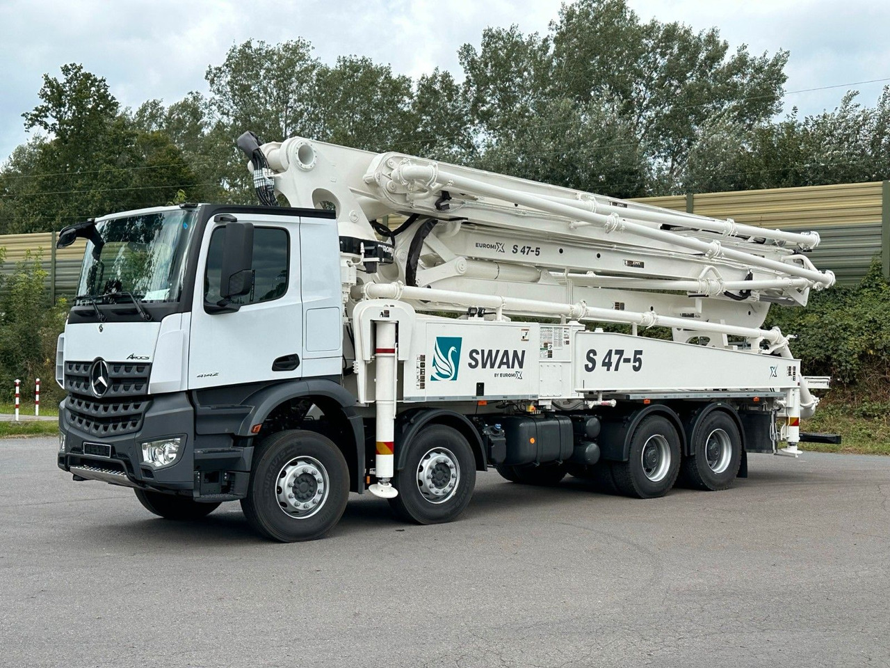 Mercedes-Benz Arocs 5 4142 8x4 SWAN TSP 47-5 160RZ ( 47m ) - Concrete pump truck: picture 3 Mercedes-Benz Arocs 5 4142 8x4 SWAN TSP 47-5 160RZ ( 47m ) - Concrete pump truck: picture 3