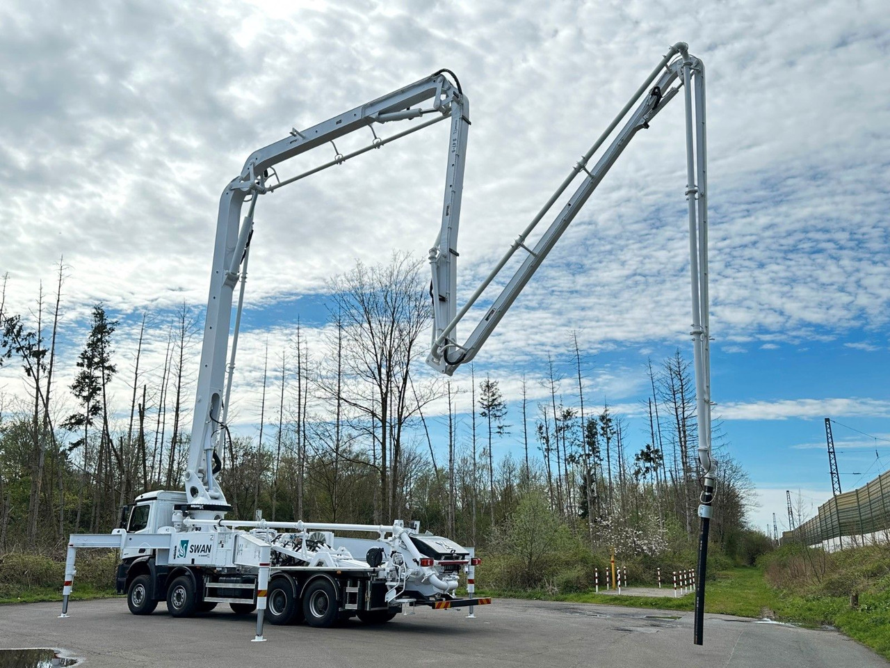Mercedes-Benz Arocs 5 4542 8x4 SWAN TSP 47-5 160RZ ( 47m ) - Concrete pump truck: picture 5 Mercedes-Benz Arocs 5 4542 8x4 SWAN TSP 47-5 160RZ ( 47m ) - Concrete pump truck: picture 5