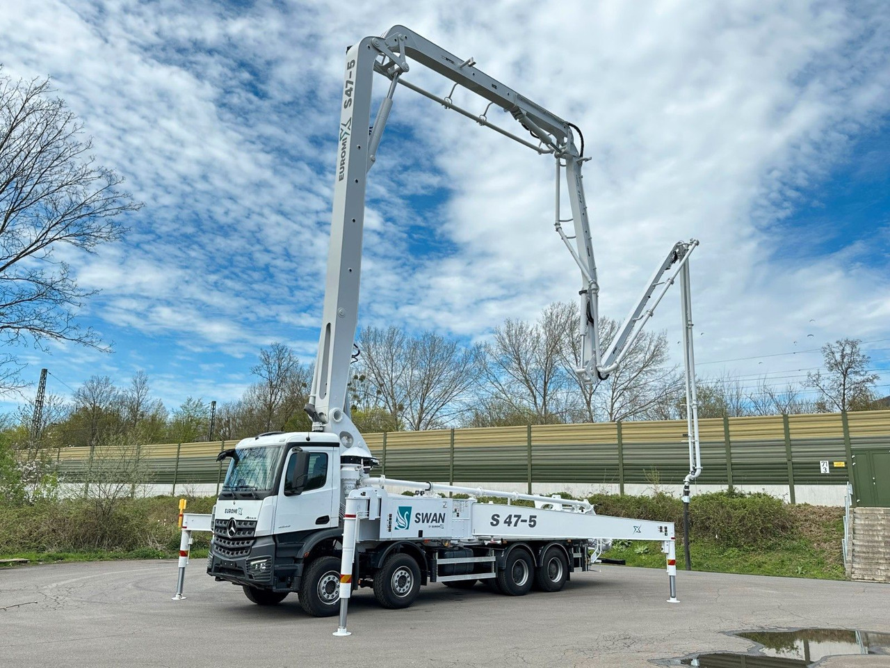 Mercedes-Benz Arocs 5 4542 8x4 SWAN TSP 47-5 160RZ ( 47m ) - Concrete pump truck: picture 2 Mercedes-Benz Arocs 5 4542 8x4 SWAN TSP 47-5 160RZ ( 47m ) - Concrete pump truck: picture 2