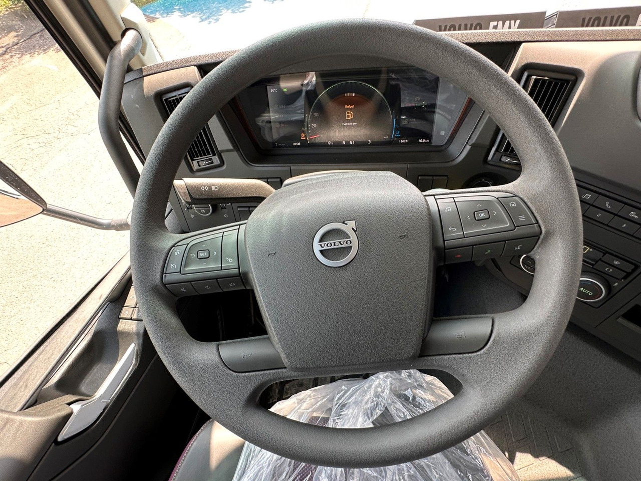 Leasing of  Volvo FMX 500 8X4 Retarder EuromixMTP EM 9 L Volvo FMX 500 8X4 Retarder EuromixMTP EM 9 L: picture 16