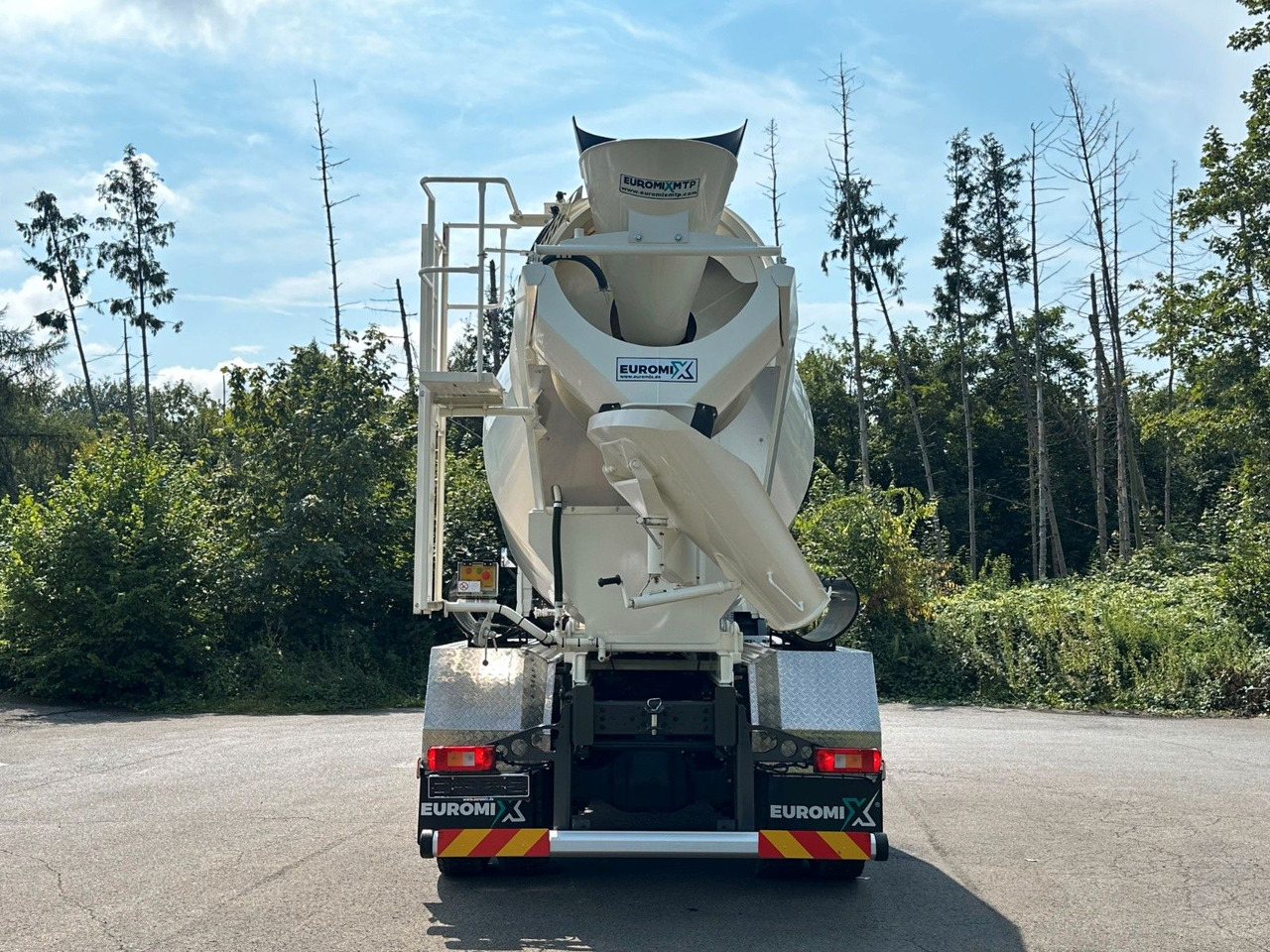 Leasing of  Volvo FMX 500 8X4 Retarder EuromixMTP EM 9 L Volvo FMX 500 8X4 Retarder EuromixMTP EM 9 L: picture 6