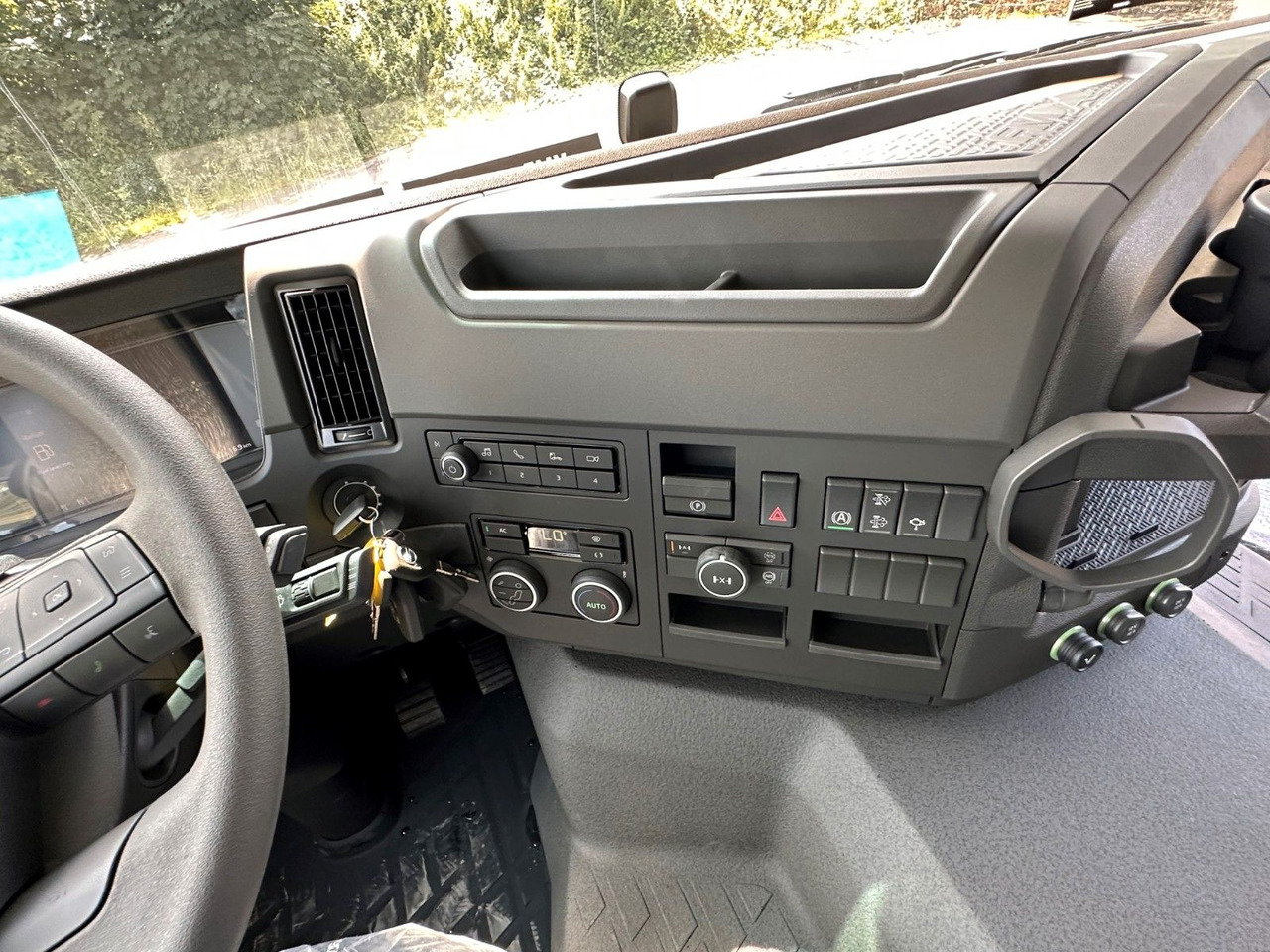 Leasing of  Volvo FMX 500 8X4 Retarder EuromixMTP EM 9 L Volvo FMX 500 8X4 Retarder EuromixMTP EM 9 L: picture 13