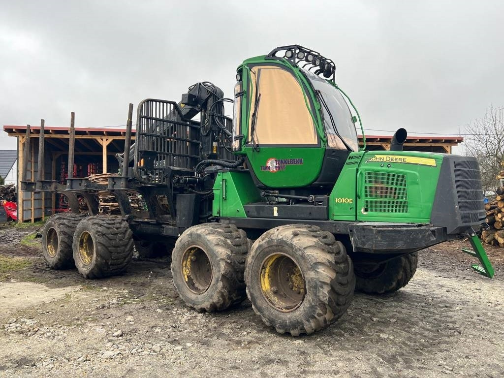 John Deere 1010 E - Forwarder: picture 2 John Deere 1010 E - Forwarder: picture 2