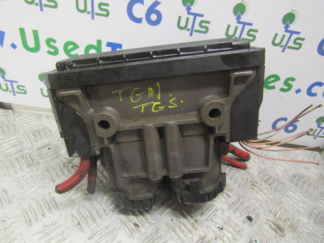 MAN TGS/TGX EBS MODULATOR P/NO 81.52106.6042 / K020024N00 - Brake parts for Truck: picture 1 MAN TGS/TGX EBS MODULATOR P/NO 81.52106.6042 / K020024N00 - Brake parts for Truck: picture 1
