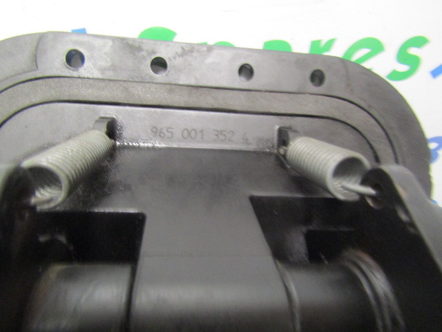 RENAULT MIDLUM DCI PEDAL BOX INC BRAKE VALVE + CLUTCH CYLINDER - Cab and interior for Truck: picture 2 RENAULT MIDLUM DCI PEDAL BOX INC BRAKE VALVE + CLUTCH CYLINDER - Cab and interior for Truck: picture 2