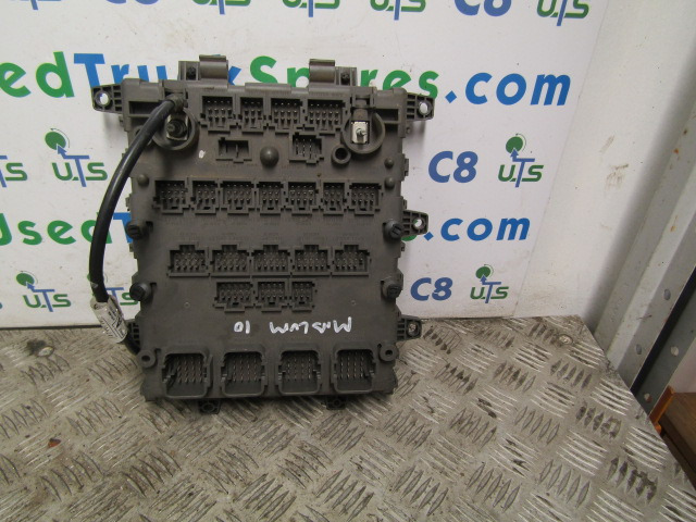 RENAULT MIDLUM DXI FUSEBOARD P/NO 518849401 - Electrical system for Truck: picture 3 RENAULT MIDLUM DXI FUSEBOARD P/NO 518849401 - Electrical system for Truck: picture 3