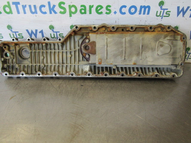 VOLVO FH13 D13C OIL COOLER COVER P/NO 21423744 - Engine and parts for Truck: picture 3 VOLVO FH13 D13C OIL COOLER COVER P/NO 21423744 - Engine and parts for Truck: picture 3