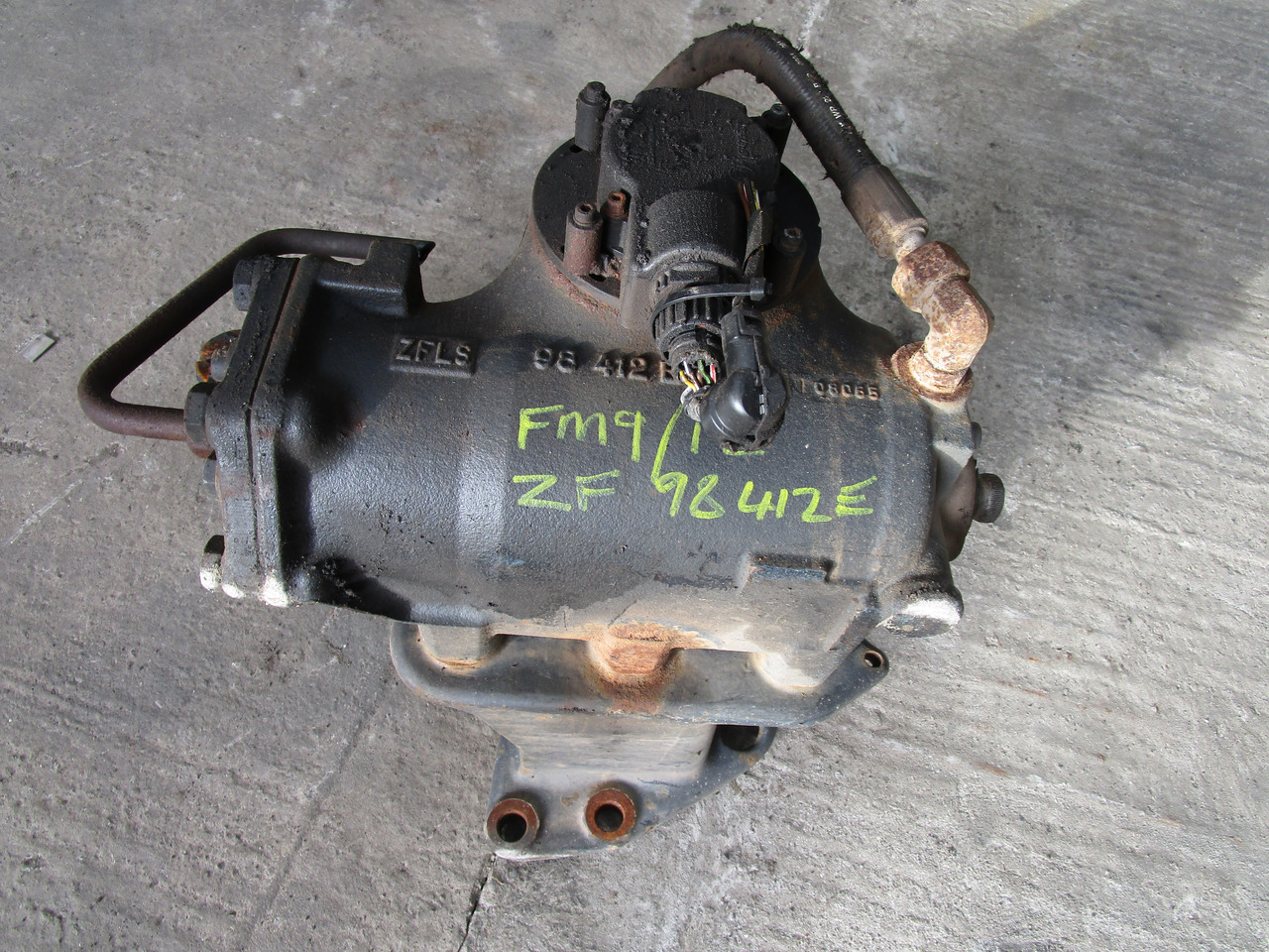 VOLVO FM9/FM12 STEERING BOX ZF P/NO 98412E - Steering for Truck: picture 1 VOLVO FM9/FM12 STEERING BOX ZF P/NO 98412E - Steering for Truck: picture 1