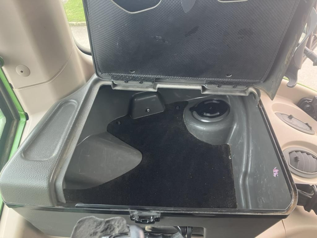 Farm tractor Fendt 936 VARIO: picture 16