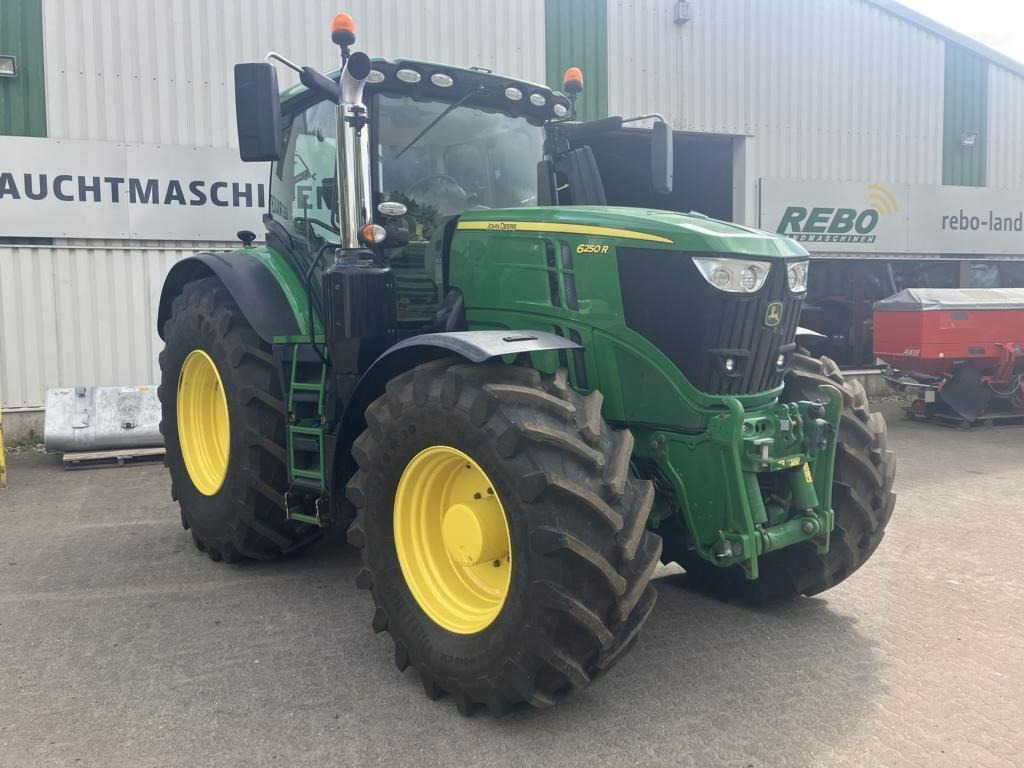 John Deere 6250R - Farm tractor: picture 1 John Deere 6250R - Farm tractor: picture 1