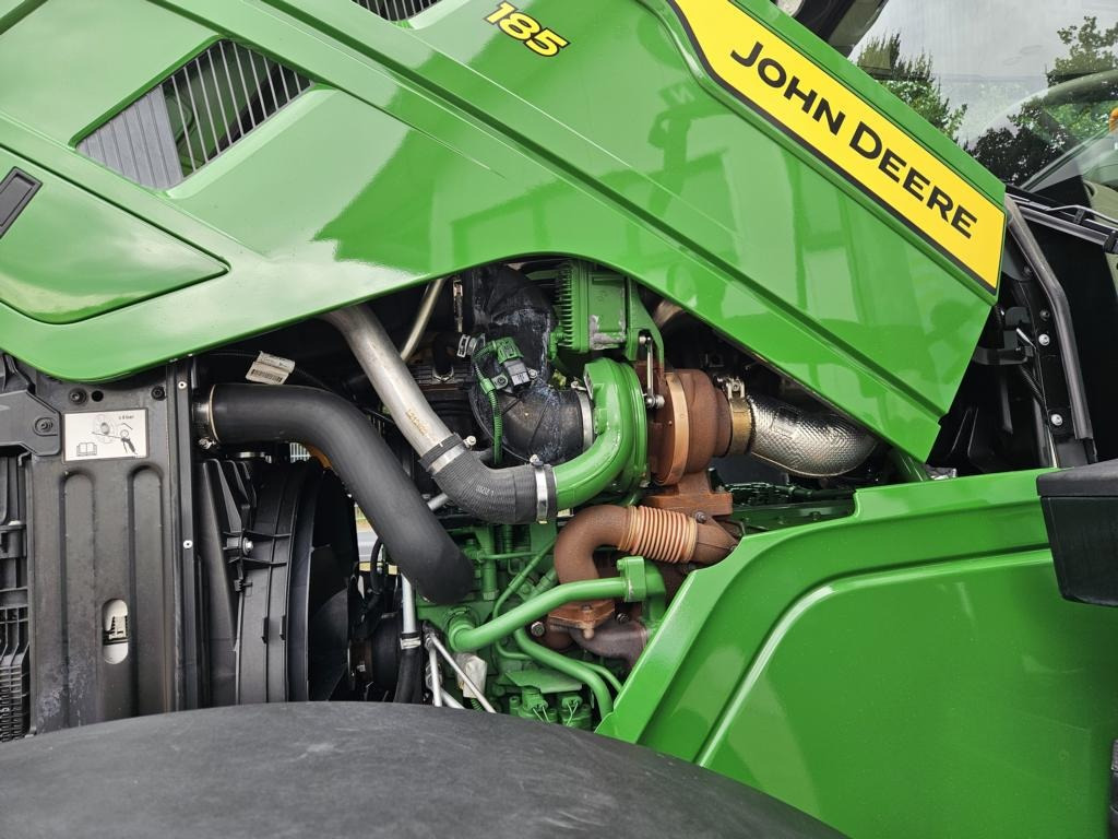 John Deere 6R185 - Farm tractor: picture 5 John Deere 6R185 - Farm tractor: picture 5