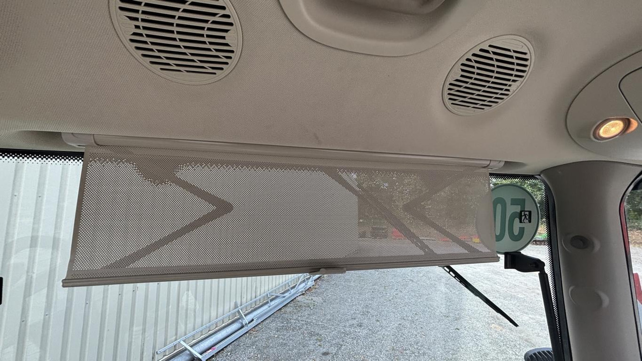 John Deere 6R215 - Farm tractor: picture 4 John Deere 6R215 - Farm tractor: picture 4