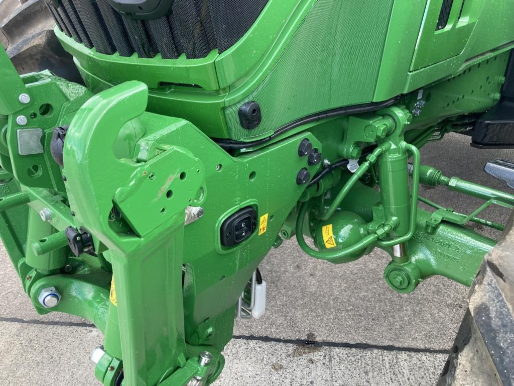 Farm tractor John Deere 6R250: picture 19