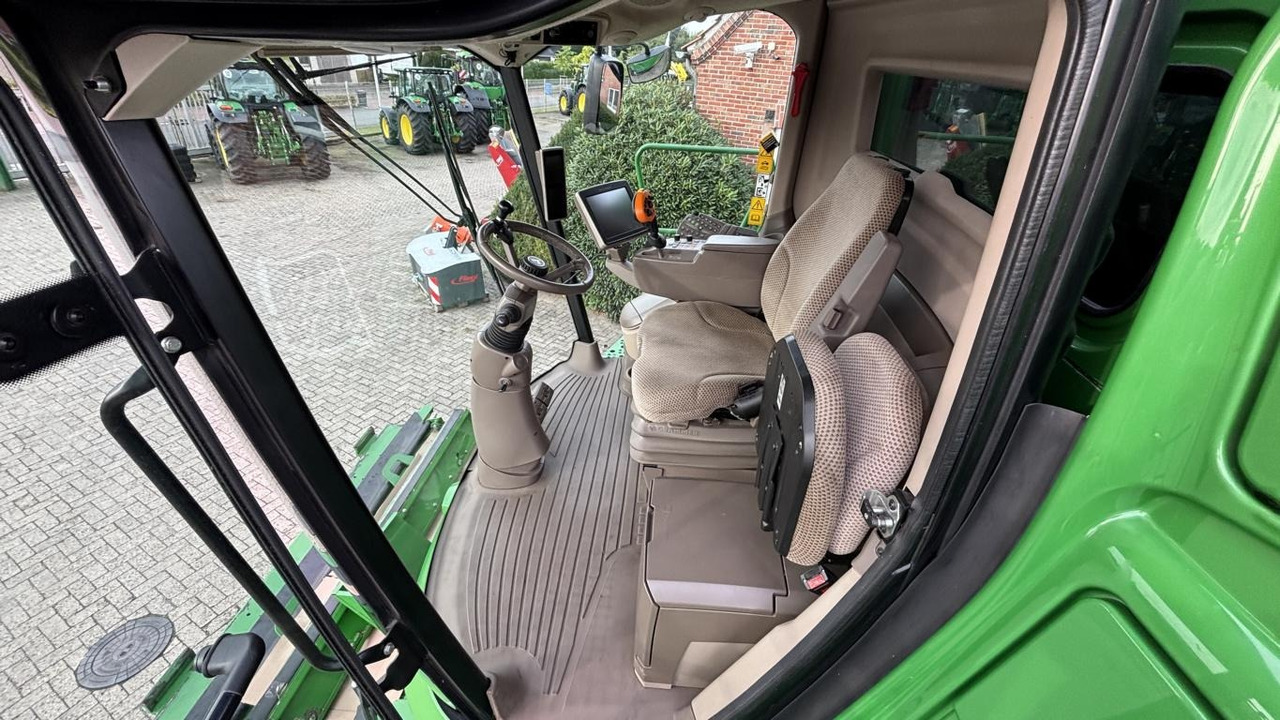 Combine harvester John Deere T660: picture 9