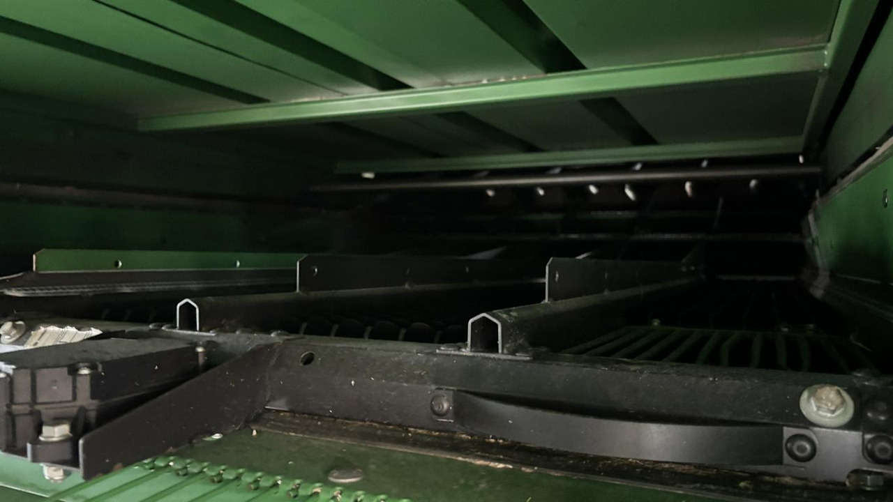 Combine harvester John Deere T660: picture 14