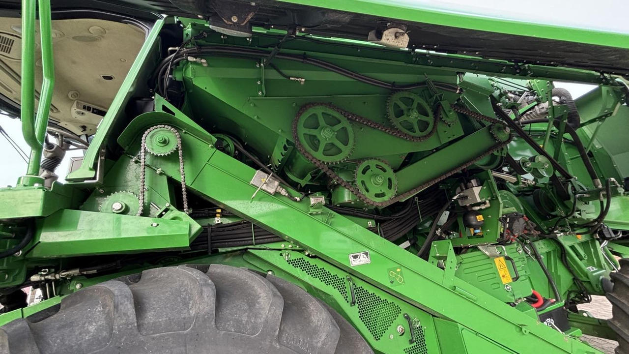 Combine harvester John Deere T660: picture 32