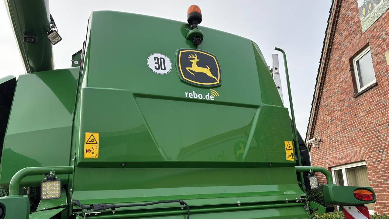 Combine harvester John Deere T660: picture 24