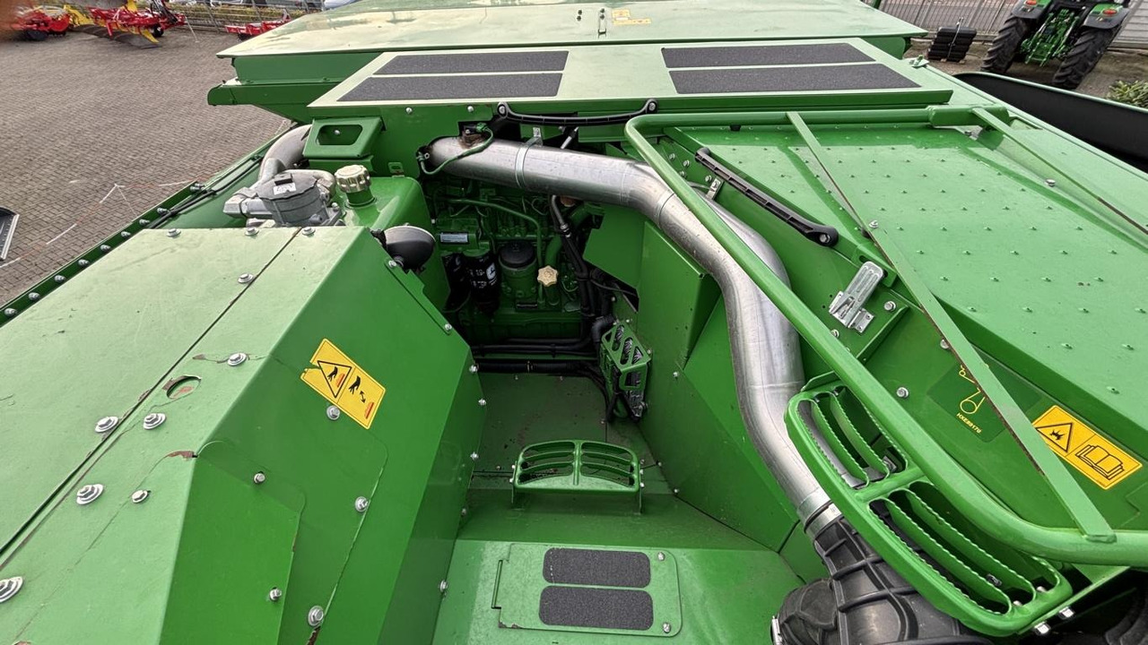 Combine harvester John Deere T660: picture 17