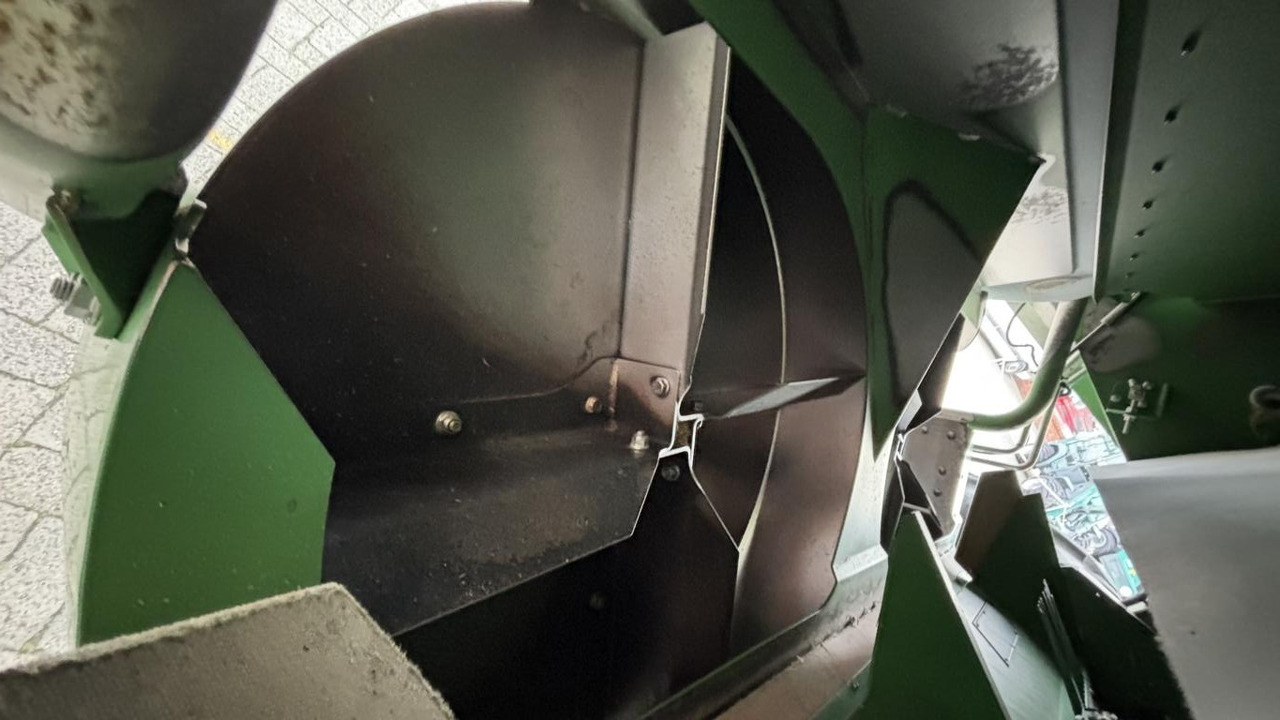 Combine harvester John Deere T660: picture 13