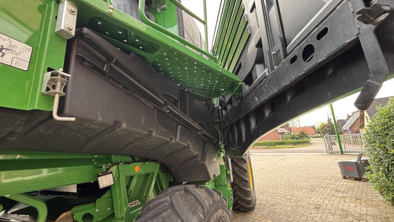 Combine harvester John Deere T660: picture 18