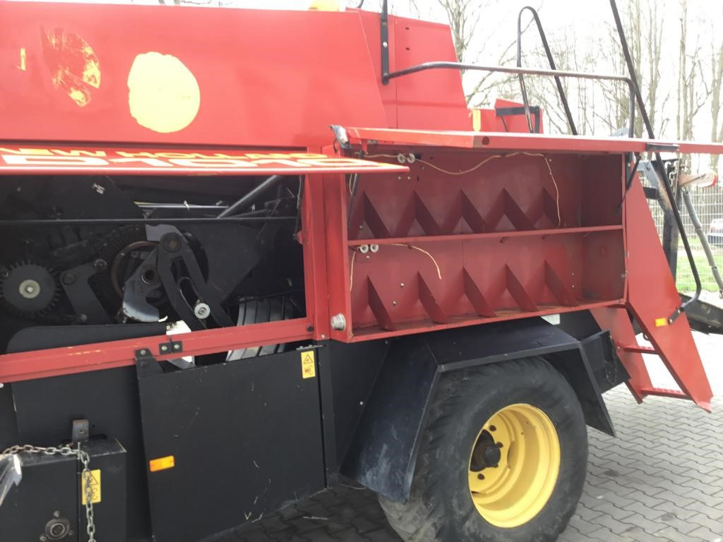 New Holland D 1010 S - Square baler: picture 4 New Holland D 1010 S - Square baler: picture 4