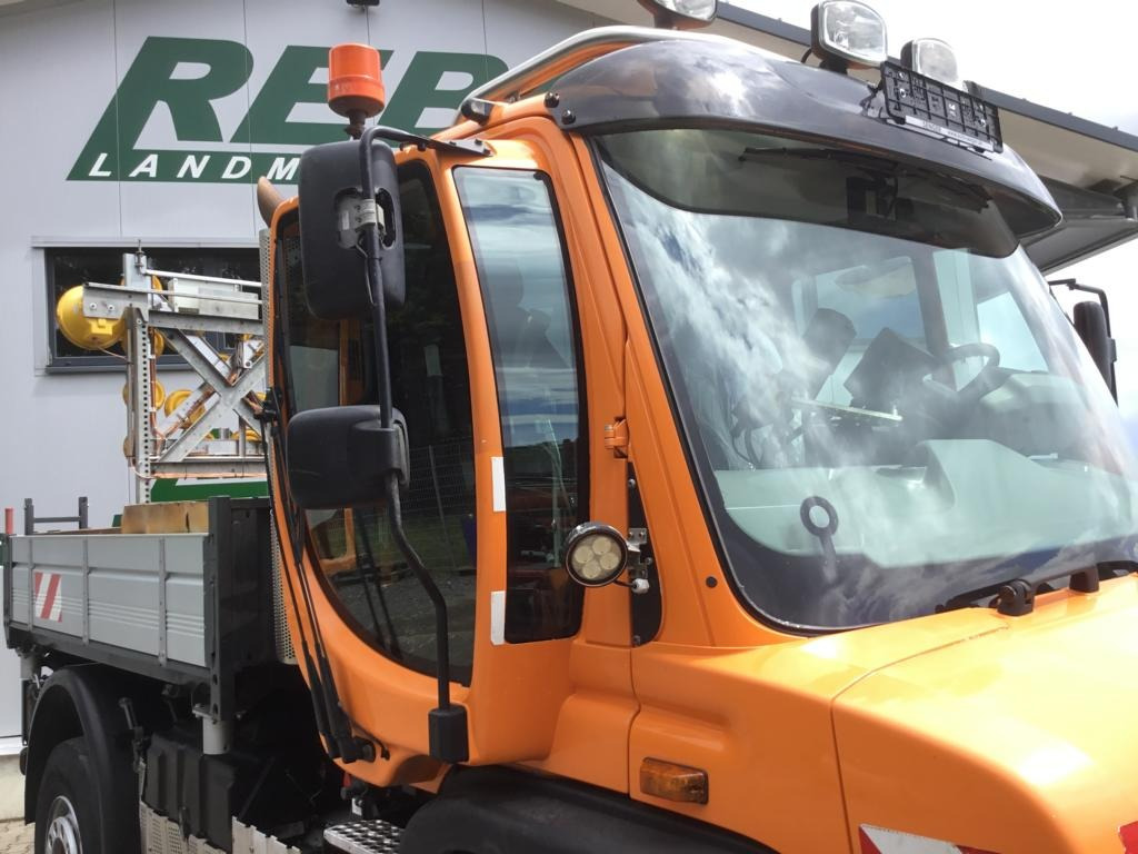 Utility/ Special vehicle Mercedes-Benz UNIMOG U 527: picture 12