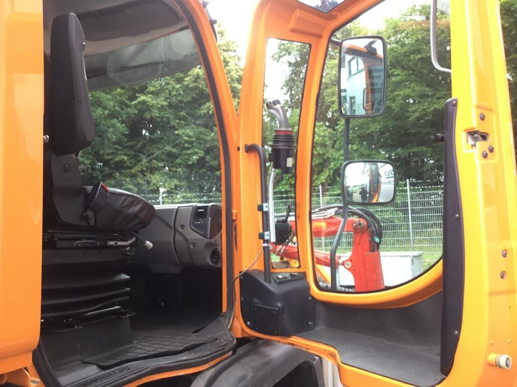 Utility/ Special vehicle Mercedes-Benz UNIMOG U 527: picture 29