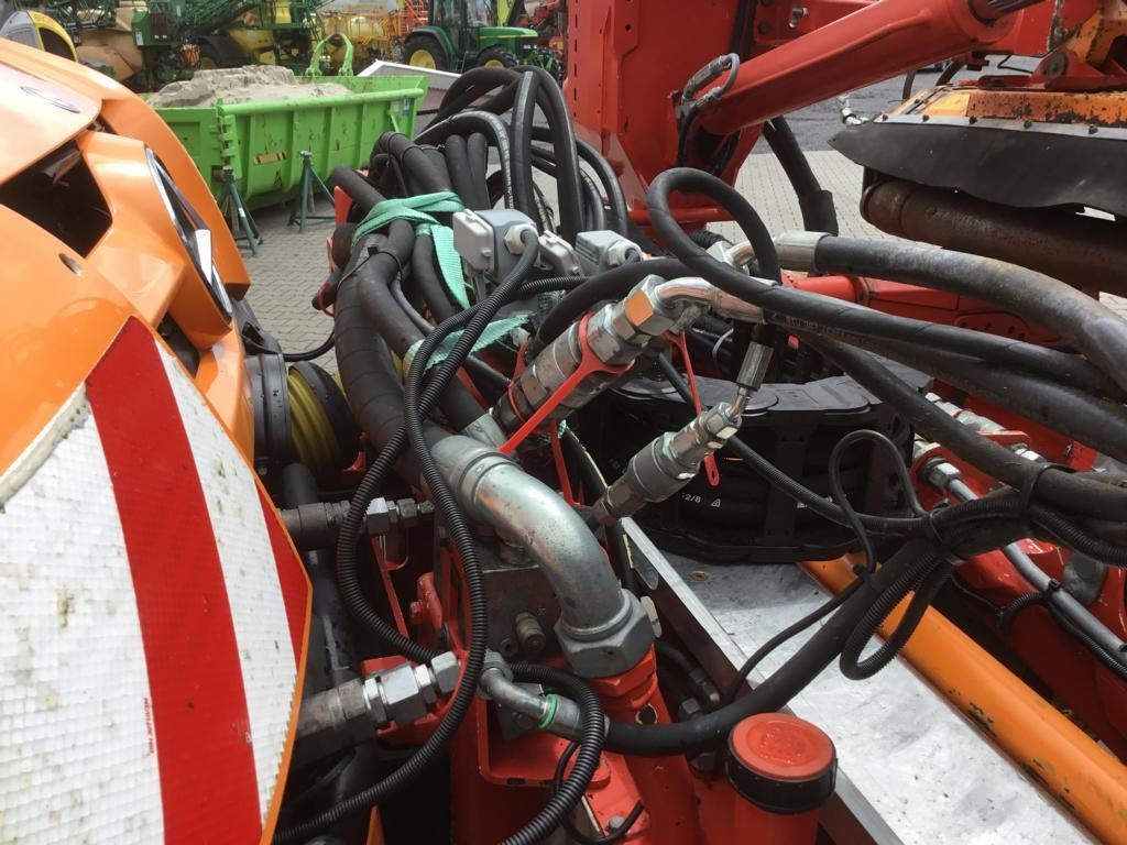 Utility/ Special vehicle Mercedes-Benz UNIMOG U 527: picture 15