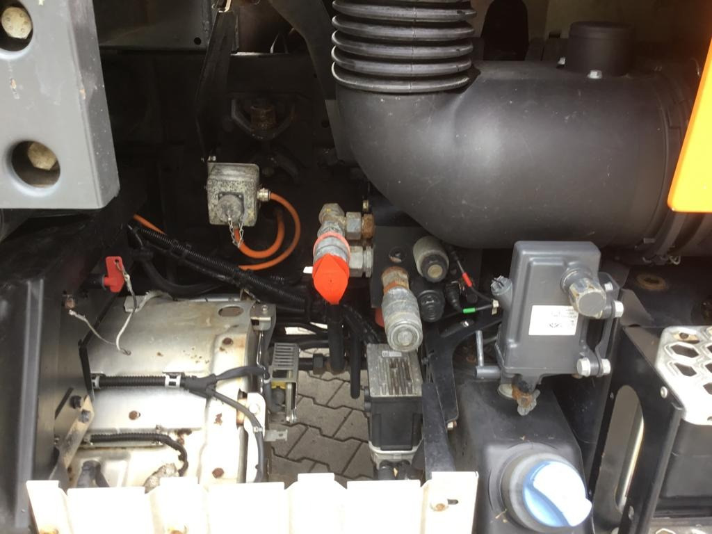 Utility/ Special vehicle Mercedes-Benz UNIMOG U 527: picture 10