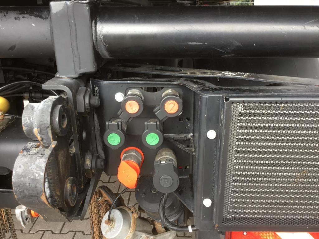 Utility/ Special vehicle Mercedes-Benz UNIMOG U 527: picture 40