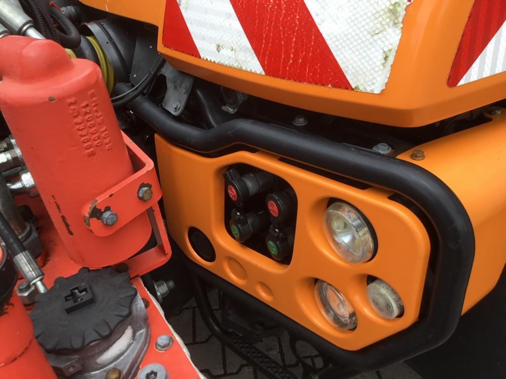 Utility/ Special vehicle Mercedes-Benz UNIMOG U 527: picture 20