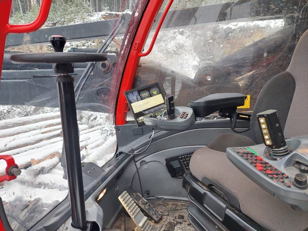 Forestry harvester Komatsu 931.2: picture 14