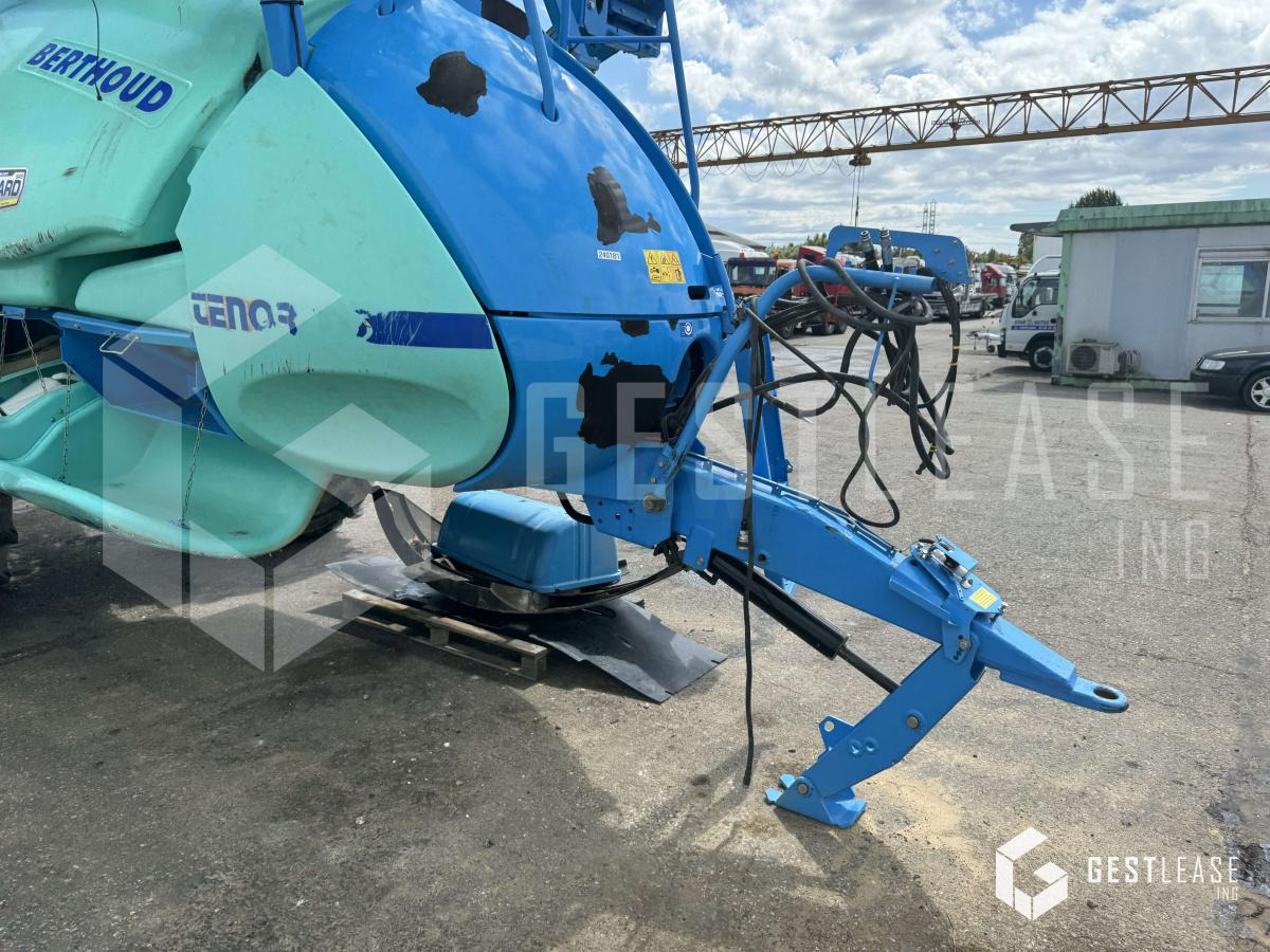 BERTHOUD TENOR 43-46 - Trailed sprayer: picture 5 BERTHOUD TENOR 43-46 - Trailed sprayer: picture 5