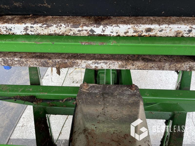 Manure spreader COUTANT TWISTER T605: picture 7 Manure spreader COUTANT TWISTER T605: picture 7