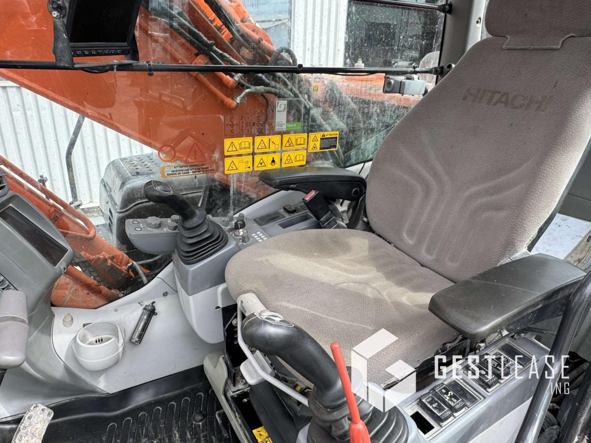 Crawler excavator Hitachi ZX250LCN-5B: picture 9 Crawler excavator Hitachi ZX250LCN-5B: picture 9