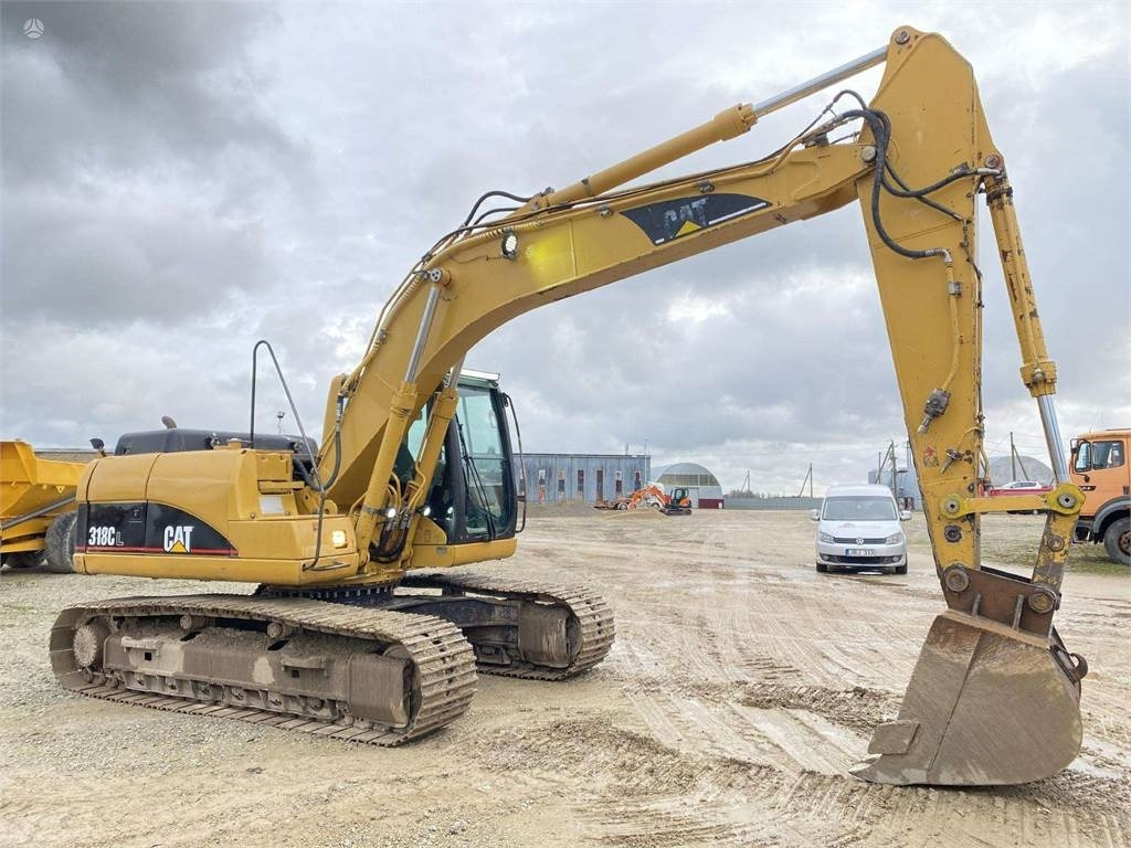 Crawler excavator CAT 318 CL: picture 7