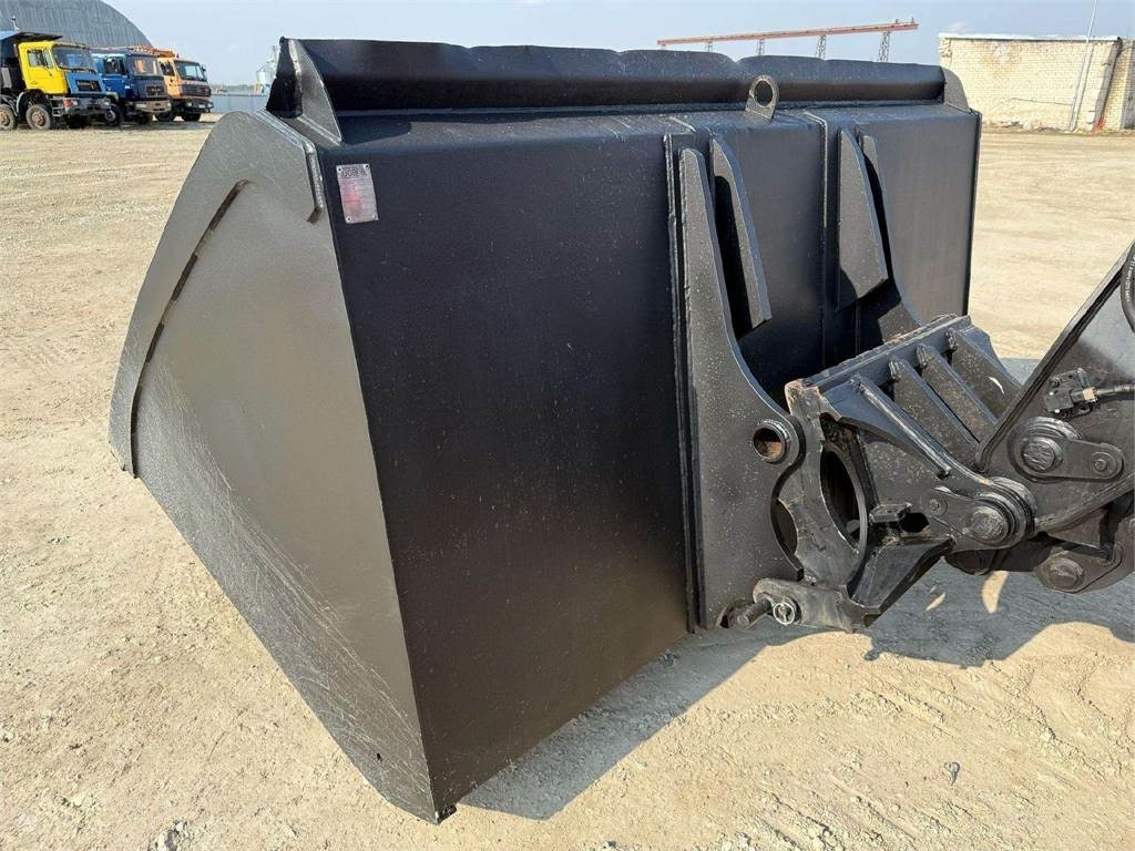 Leasing of Manitou MLA-T 533-145V  Manitou MLA-T 533-145V: picture 12