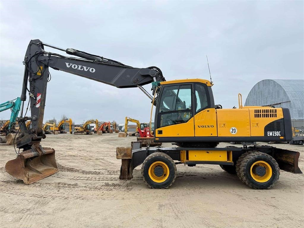 Volvo EW 230 C, 25 ton - Wheel excavator: picture 2 Volvo EW 230 C, 25 ton - Wheel excavator: picture 2