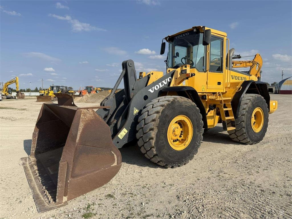 Volvo L 110 E - Wheel loader: picture 1 Volvo L 110 E - Wheel loader: picture 1