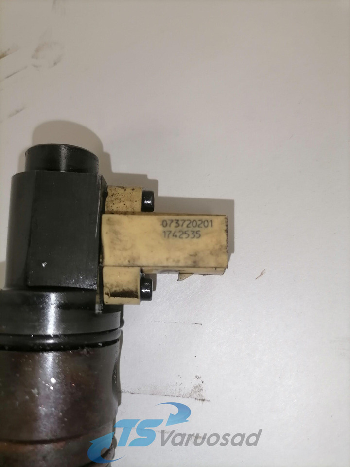 DAF Injector 1742535 - Fuel pump for Truck: picture 2 DAF Injector 1742535 - Fuel pump for Truck: picture 2