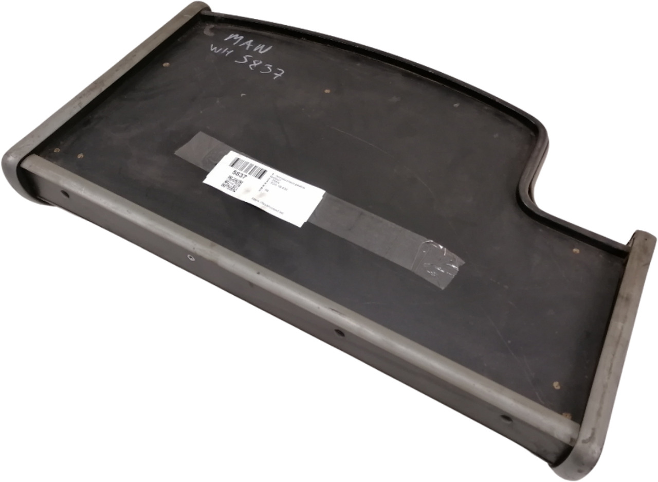 MAN Armatuurlaua pealne lisalaud - Universal part for Truck: picture 1 MAN Armatuurlaua pealne lisalaud - Universal part for Truck: picture 1