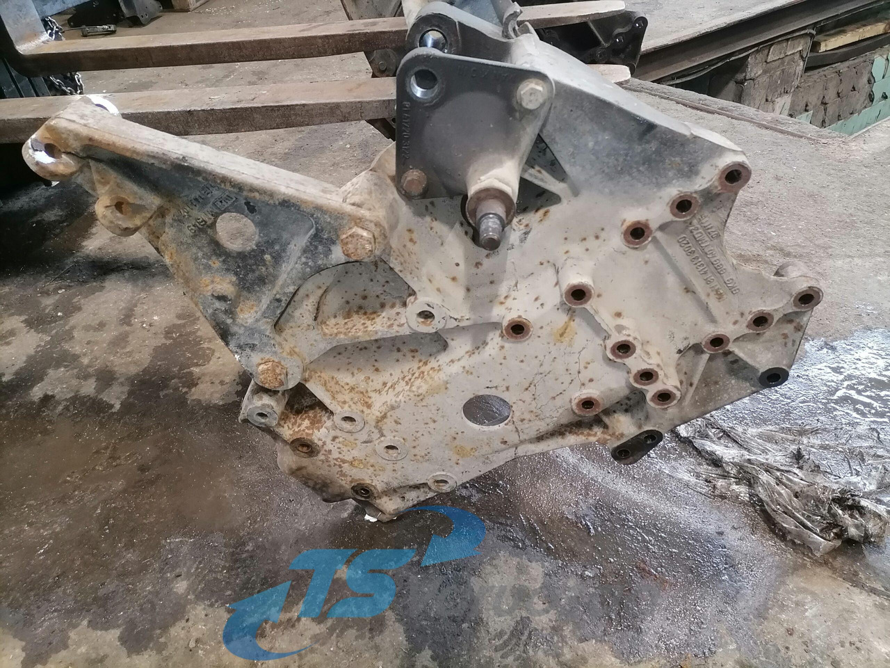 MAN Bracket 81413133020 - Frame/ Chassis for Truck: picture 4 MAN Bracket 81413133020 - Frame/ Chassis for Truck: picture 4